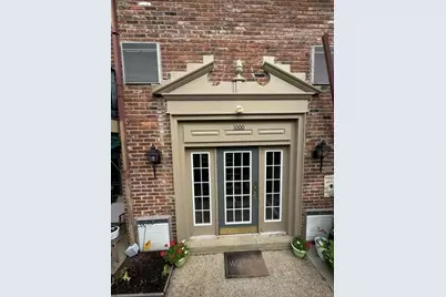 1000 Chatham Park Dr #J, Scott Township, PA 15216 - Photo 4