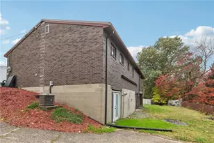 447 Englewood Dr, Ross Twp, PA 15237 - Photo 36