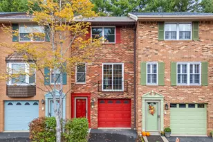 407 Westchester Cmns, Pittsburgh, PA 15090 - Photo 1