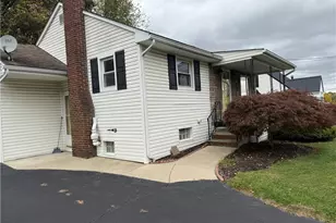 1422 Johnson St, Union Township, PA 16101 - Photo 2