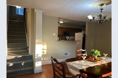 5582 Pocusset St, Pittsburgh, PA 15217 - Photo 4