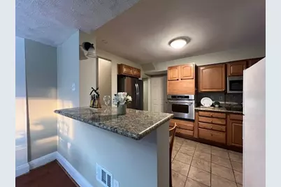 5582 Pocusset St, Pittsburgh, PA 15217 - Photo 10