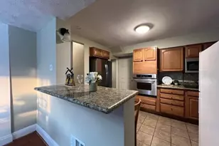 5582 Pocusset St, Pittsburgh, PA 15217 - Photo 10