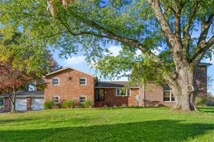 462 Fairlane Blvd, New Galilee, PA 16141 - Photo 2