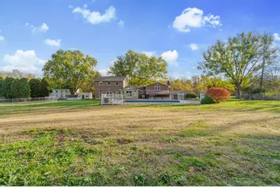 462 Fairlane Blvd, New Galilee, PA 16141 - Photo 10