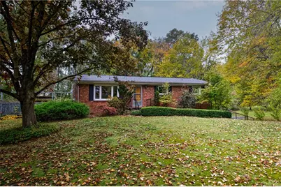 207 Orchard Terrace Dr, Wilmington Township, PA 16142 - Photo 2