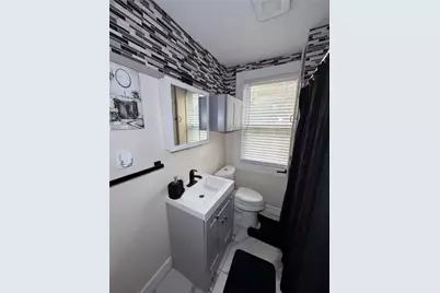 649 Singer Pl, Pittsburgh, PA 15221 - Photo 10
