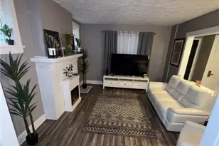 649 Singer Pl, Pittsburgh, PA 15221 - Photo 4