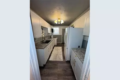 649 Singer Pl, Pittsburgh, PA 15221 - Photo 6