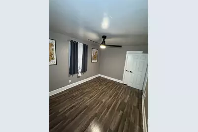 649 Singer Pl, Pittsburgh, PA 15221 - Photo 12