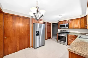 497 Bassett Dr, Bethel Park, PA 15102 - Photo 4