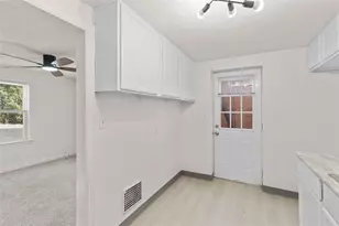 2165 Lindsay Rd, Pittsburgh, PA 15221 - Photo 12