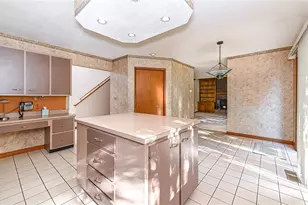 1627 King James Dr, Pittsburgh, PA 15237 - Photo 12