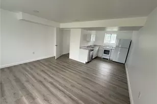 216 E Jackson St, Houston, PA 15342 - Photo 2