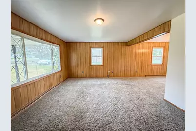 414 Holyoke Rd, Center Township, PA 16001 - Photo 10