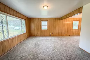 414 Holyoke Rd, Center Township, PA 16001 - Photo 10