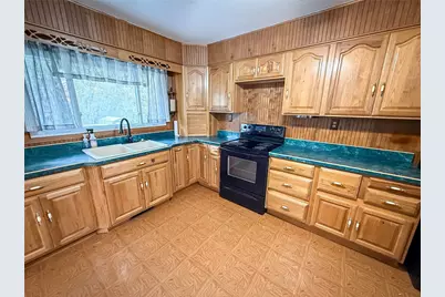 414 Holyoke Rd, Center Township, PA 16001 - Photo 16