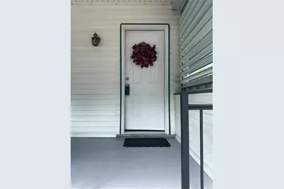 9 E Gaskill Ave, Jeannette, PA 15644 - Photo 2