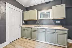 522 Wallis Ave, Farrell, PA 16121 - Photo 10