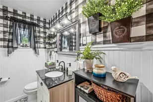 409 Patt Dr, Farrell, PA 16121 - Photo 28