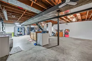 409 Patt Dr, Farrell, PA 16121 - Photo 34