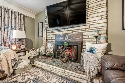 409 Patt Drive, Farrell, PA 16121 - Photo 12