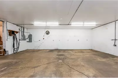 305 Division St, Jeannette, PA 15644 - Photo 34