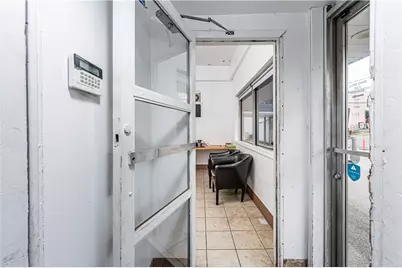 305 Division St, Jeannette, PA 15644 - Photo 20