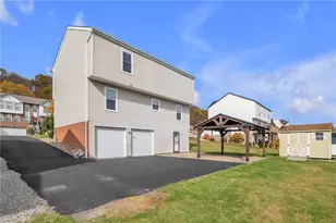 844 Hawk Valley Dr, Allegheny Township, PA 15656 - Photo 2