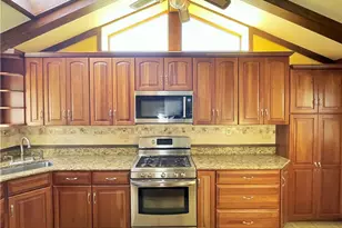 1602 Zeuger St, Pittsburgh, PA 15116 - Photo 10