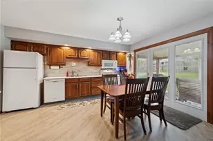 1187 Lakeview Dr, Unity Township, PA 15650 - Photo 10