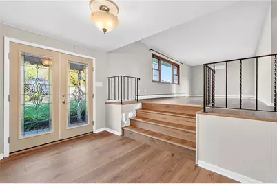 1 Saint Andrews Dr, Patterson Township, PA 15010 - Photo 4