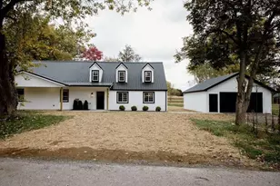 121 White Oak Dr, Connoquenessing Township, PA 16053 - Photo 1