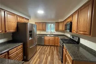 1406 Greentree Rd, Scott Township, PA 15220 - Photo 2