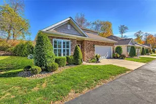 314 N Tuscan Way, Hempfield Township, PA 15601 - Photo 2