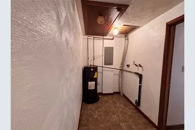 2695 W Chestnut St #2, Canton Township, PA 15301 - Photo 8