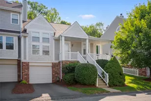 162 Old Village Ln, Bethel Park, PA 15102 - Photo 2