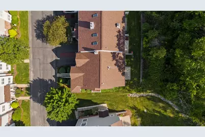 162 Old Village Ln, Bethel Park, PA 15102 - Photo 24