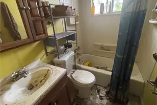 269 Lansdowne Dr, Pittsburgh, PA 15147 - Photo 14