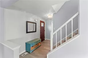 1256 Manor Dr, Pittsburgh, PA 15241 - Photo 2