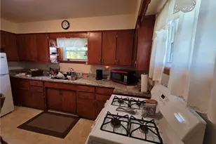 745 Castle St, New Castle, PA 16101 - Photo 2