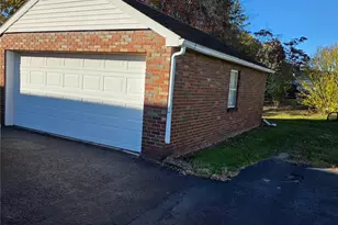 745 Castle St, New Castle, PA 16101 - Photo 22