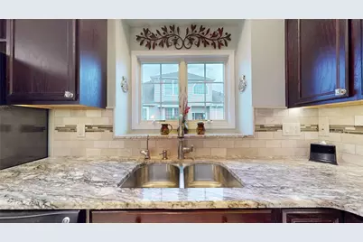 553 Pioneer Ln, Economy, PA 15042 - Photo 4