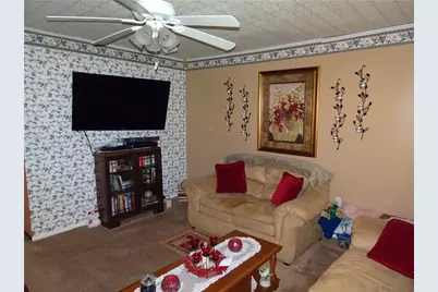 228 S 3rd St, Youngwood, PA 15697 - Photo 10