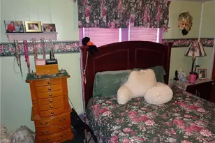 228 S 3rd St, Youngwood, PA 15697 - Photo 18