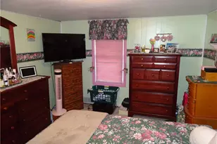 228 S 3rd St, Youngwood, PA 15697 - Photo 16