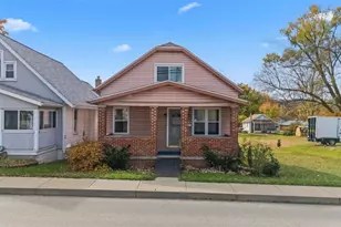 3144 Leechburg Rd, Lower Burrell, PA 15068 - Photo 1