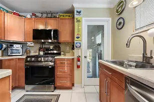 539 Loretto Rd, Bigelow Heights, PA 15217 - Photo 10