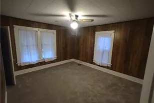 722 Crescent Ave, Ellwood City, PA 16117 - Photo 10