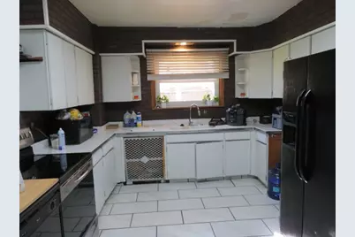 648 S 6th St, Jeannette, PA 15644 - Photo 8